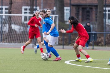 Bild 340 - wCJ Eimsbuettler TV - Holstein Kiel : Ergebnis: 0:1